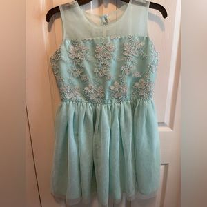 Children’s place size 16 Dress 👗 icy blue with silver